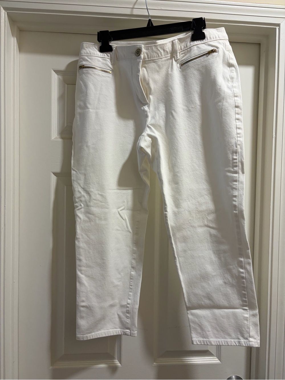 Chico's White So Slimming™ Ankle Pants